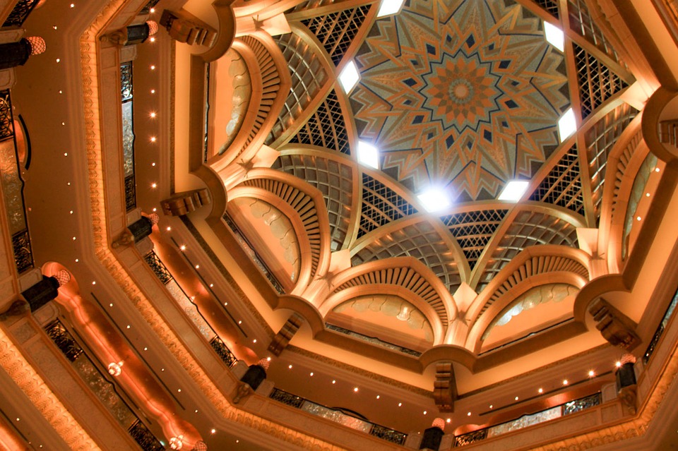 Купол Emirates Palace внутри